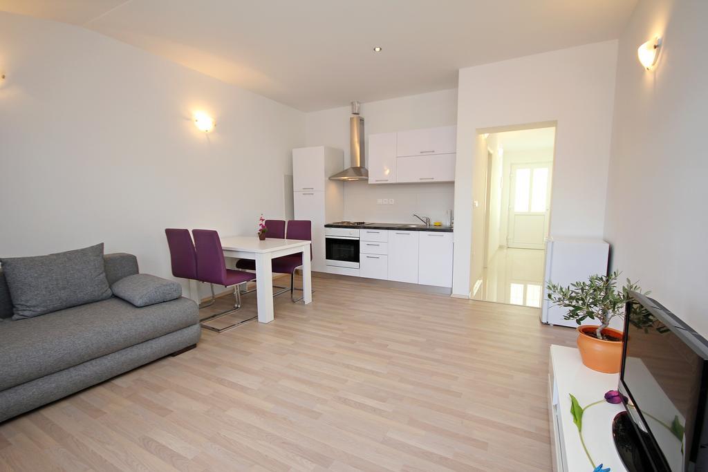 Apartments Luna 마카르스카 객실 사진